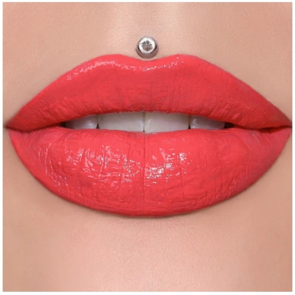 Jeffree  Star Supreme Gloss Watermelon Soda.